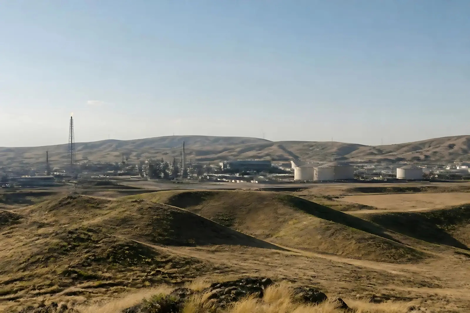 Hills and an industrial facility near Kirkuk